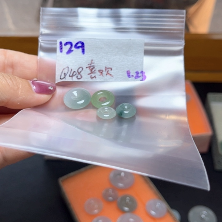 定制翡翠未镶嵌喜****婧不