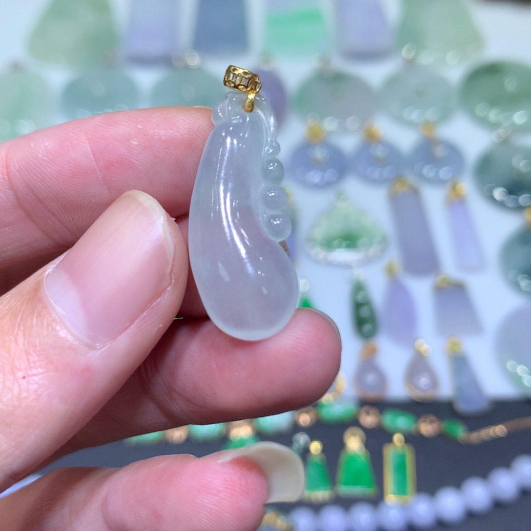 翡翠吊坠(不含链)18K金镶嵌