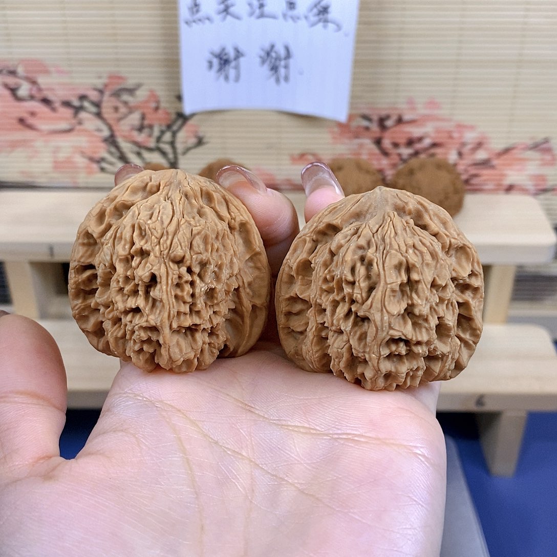 利***吊坠文玩核桃南疆石
