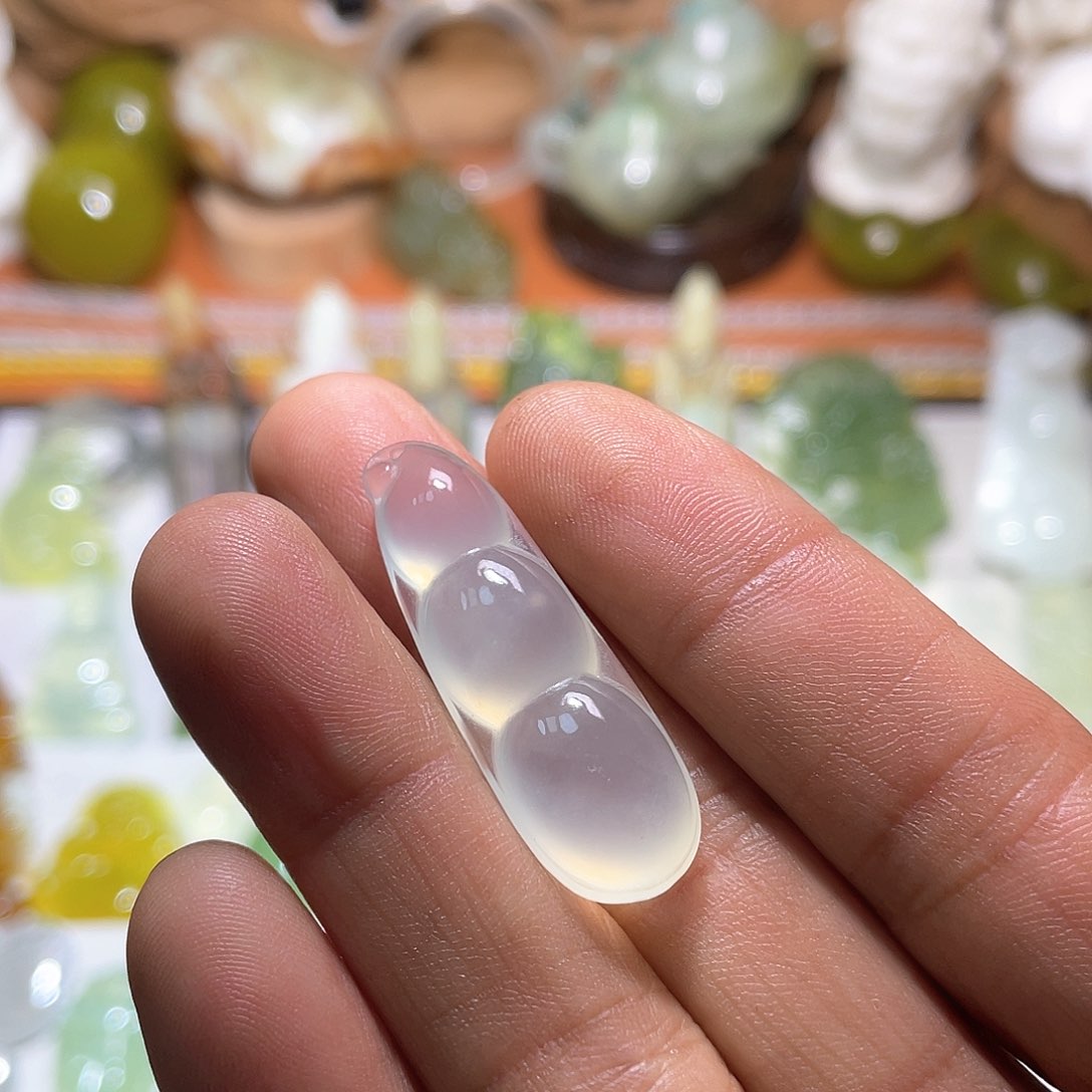 未镶嵌蛇纹石玉颈饰