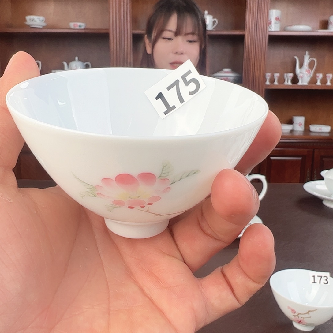 瓷釉下水点桃花鸡心杯福利款