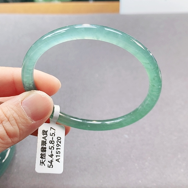 【闪购商品】翡翠手镯（圆镯）未镶嵌