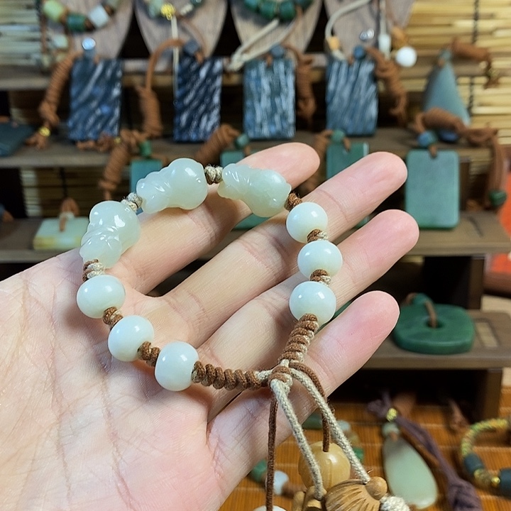 和田玉未镶嵌手链