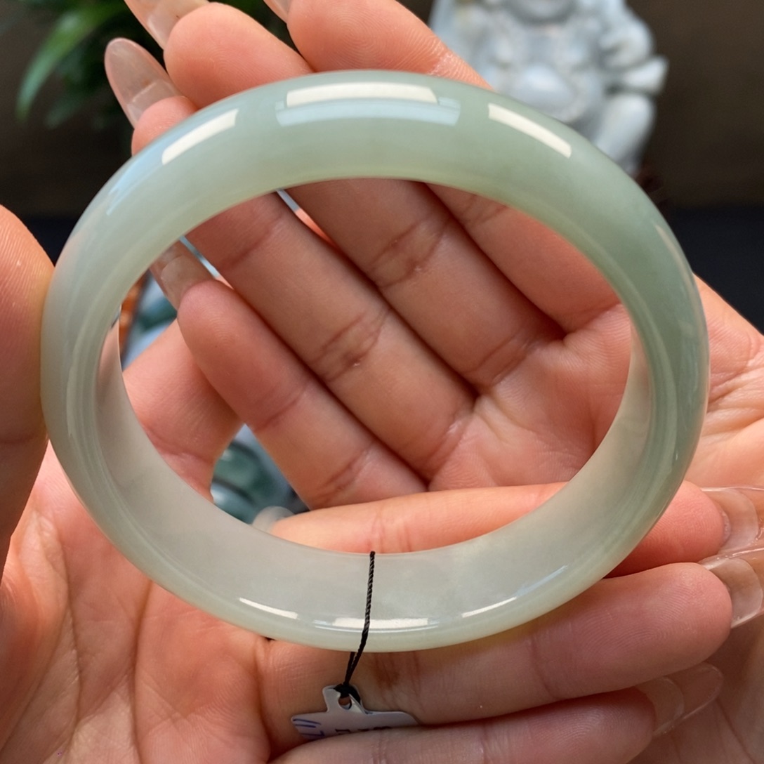 翡翠手镯未镶嵌天然