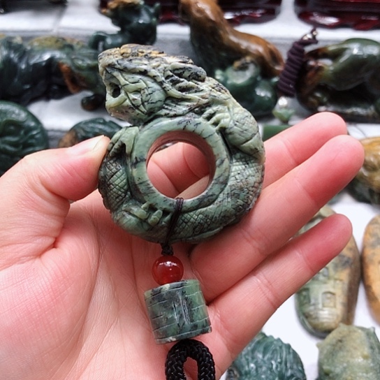 岫岩河磨玉（透闪石质玉）把件未镶嵌