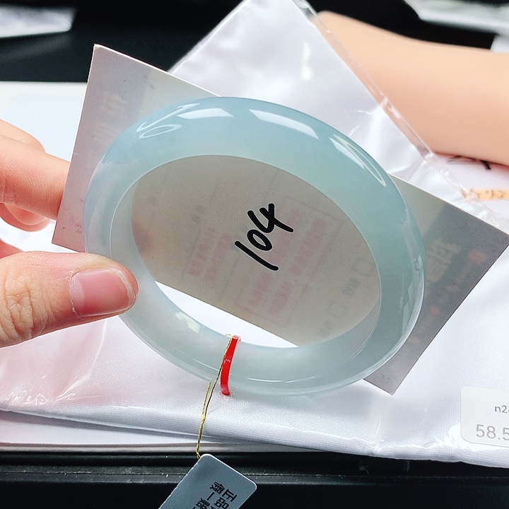 翡翠手镯未镶嵌缅甸天然a货手镯58+