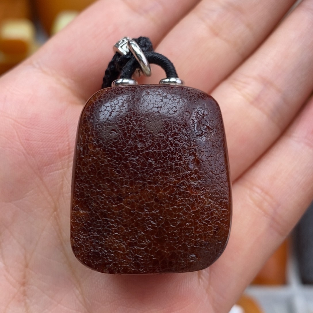 琥珀吊坠(赠链)未镶嵌