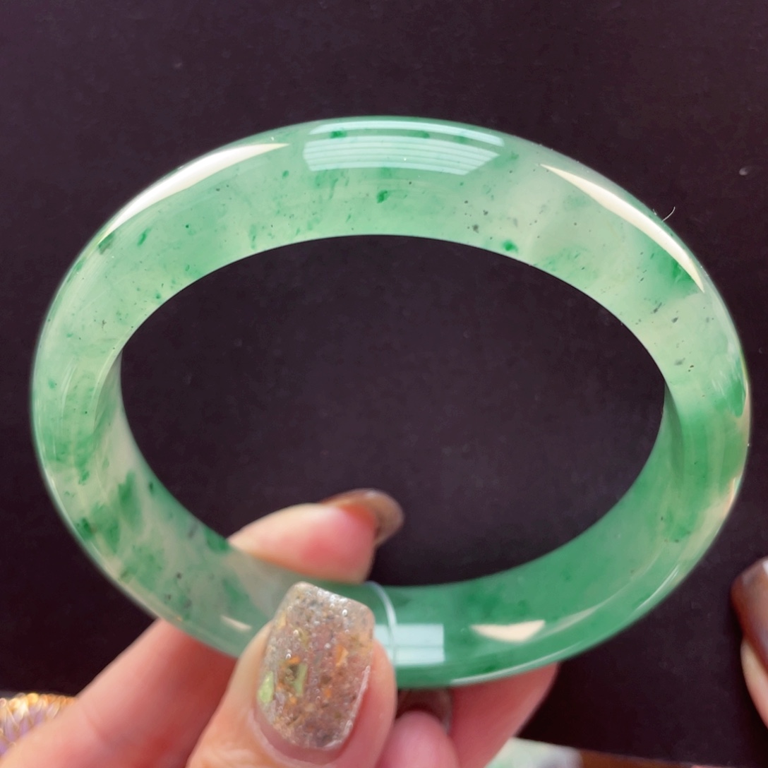 妮***宝石英质玉未镶嵌手镯55-56