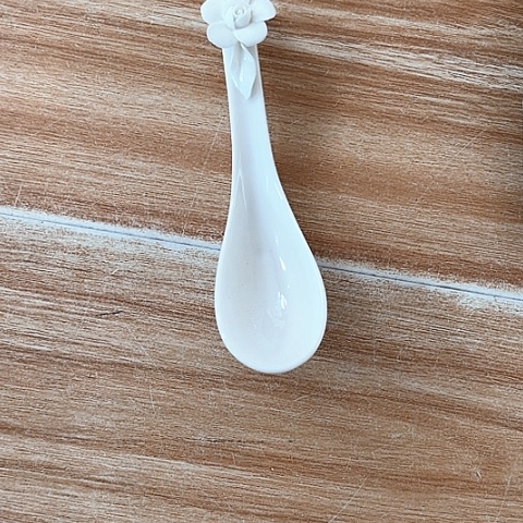 白瓷勺子微瑕拍一发二