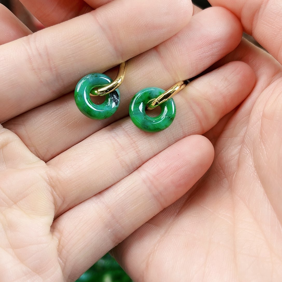 翡翠颈饰未镶嵌耳饰多样性