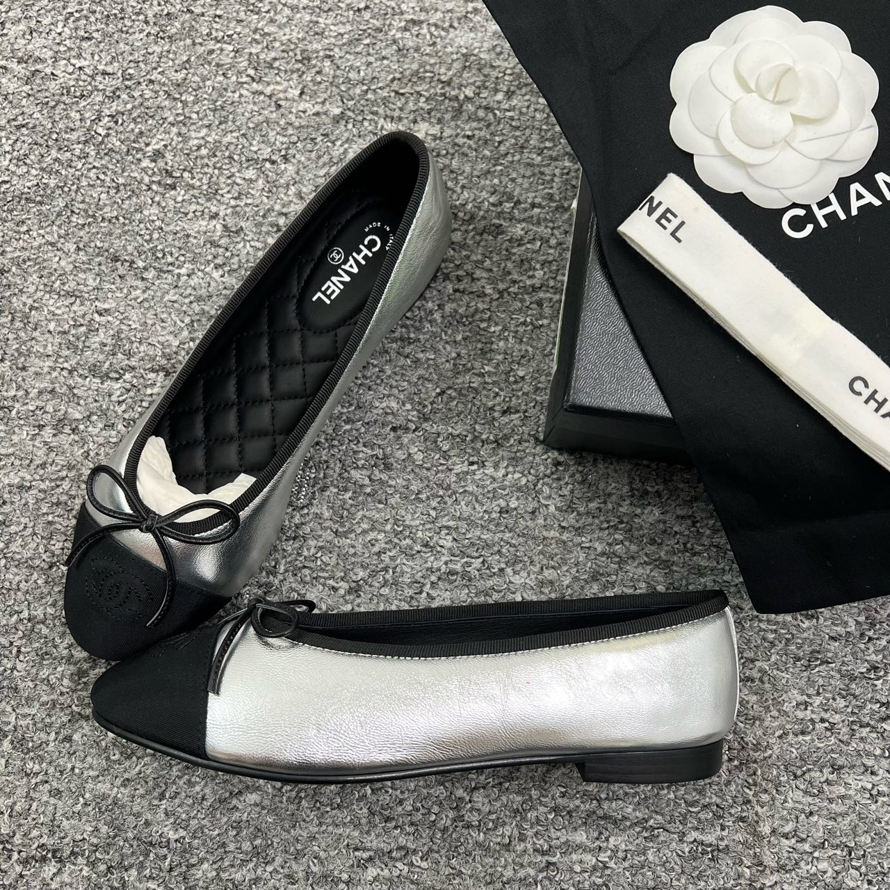 全新未使用 Chanel/香奈儿 银色芭蕾舞鞋/37.5码/全新/11137