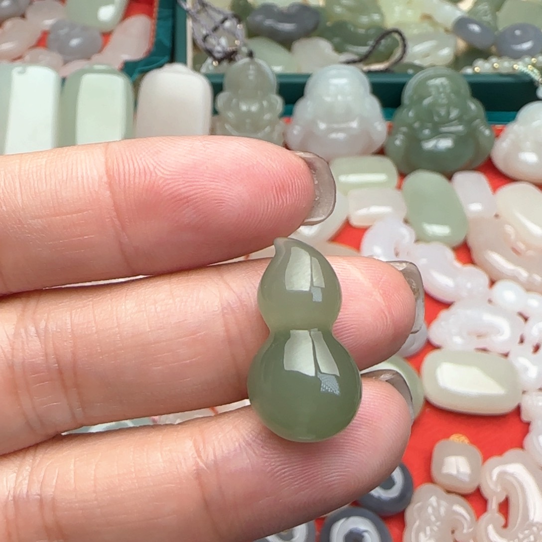 和田玉颈饰未镶嵌月*?