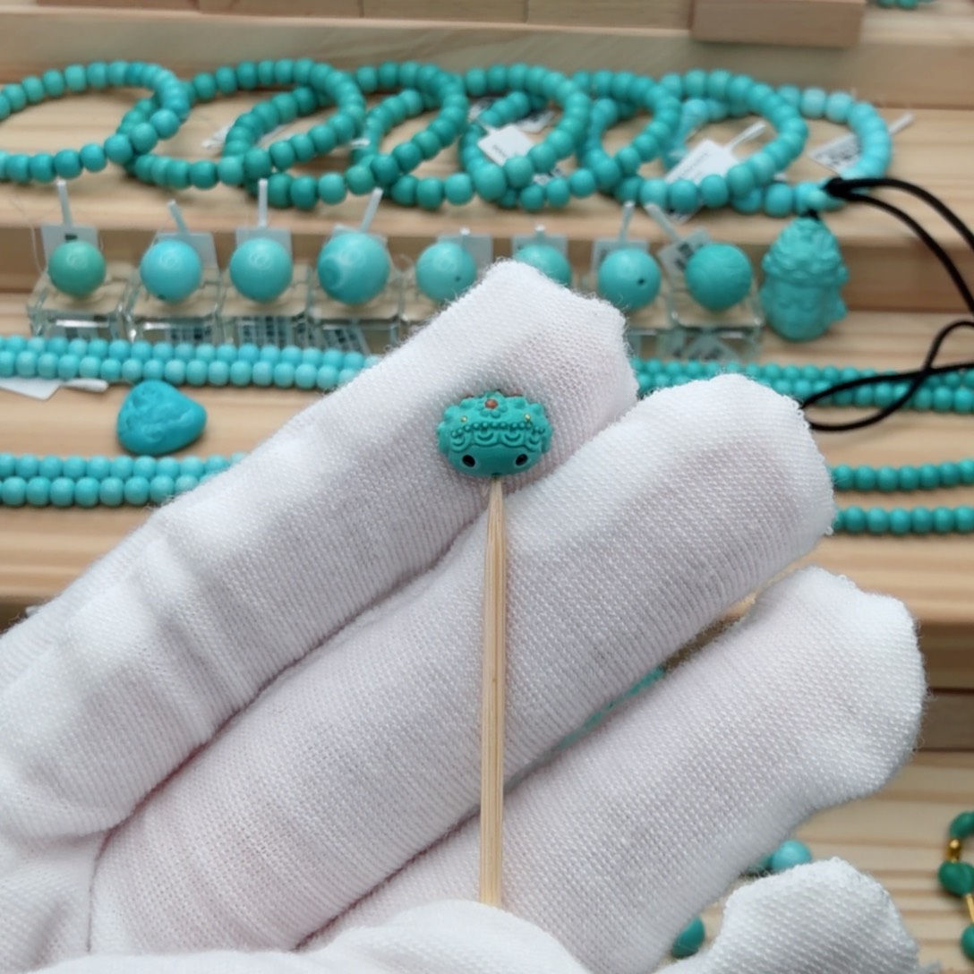 绿松石未镶嵌珠宝奇石