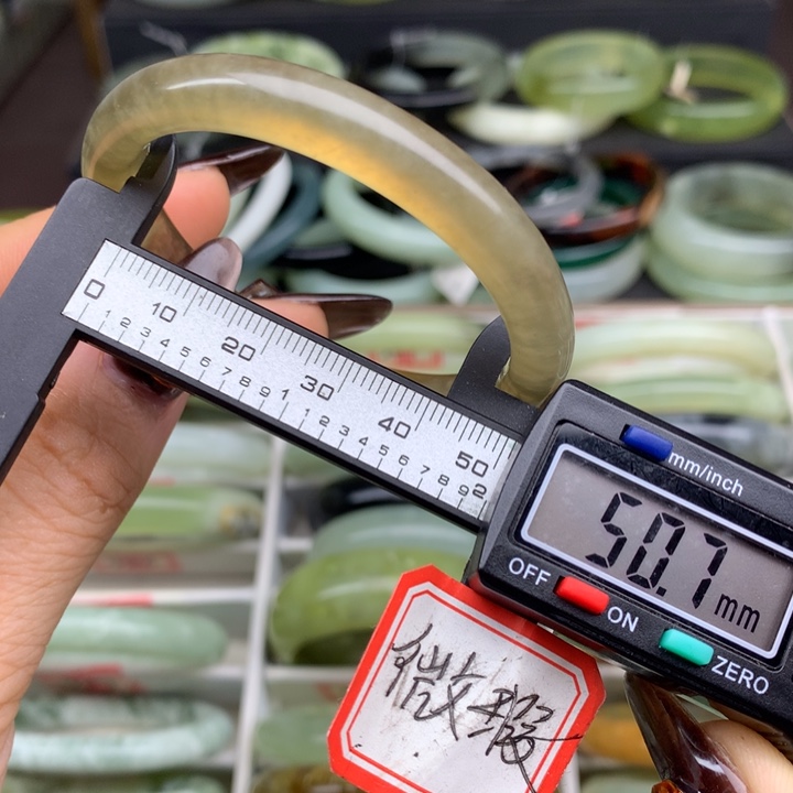 蛇纹石玉未镶嵌手镯486