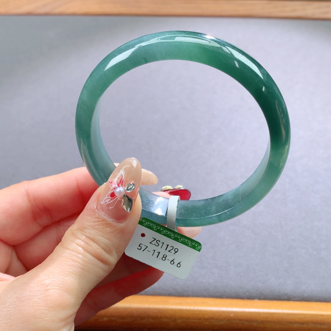 翡翠手镯未镶嵌天然翡翠手镯叮当镯