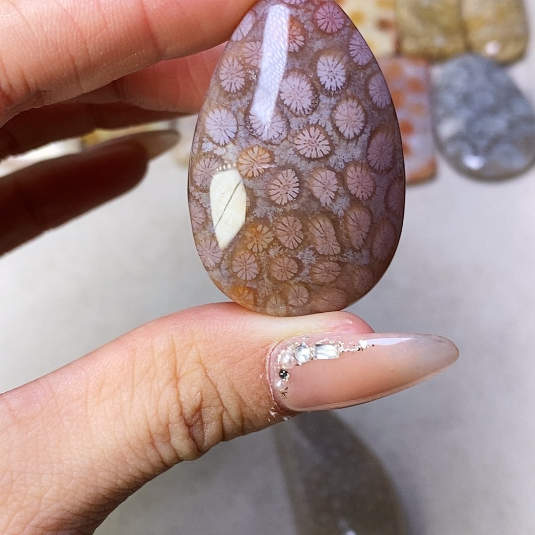 合金颈饰硅化玉阳***烂