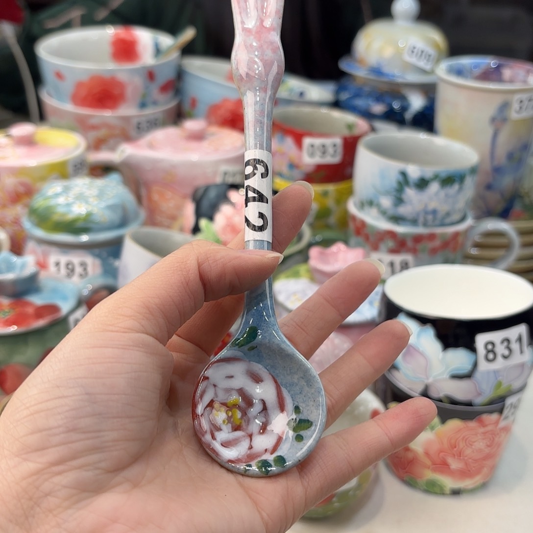 瓷片兔兔好可爱啊