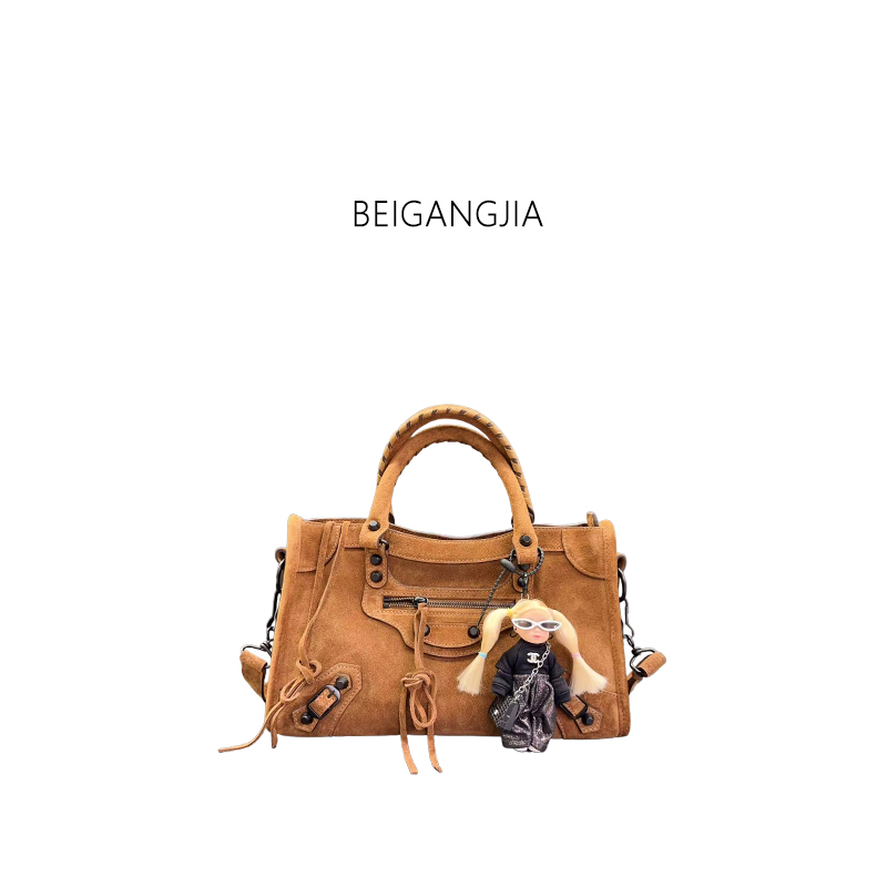 ‘BL不是家’最新（机车）朋克风斜挎包百搭个性头层牛皮单肩包