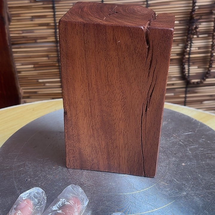 抖***墅大叶紫檀（黑酸枝木类）