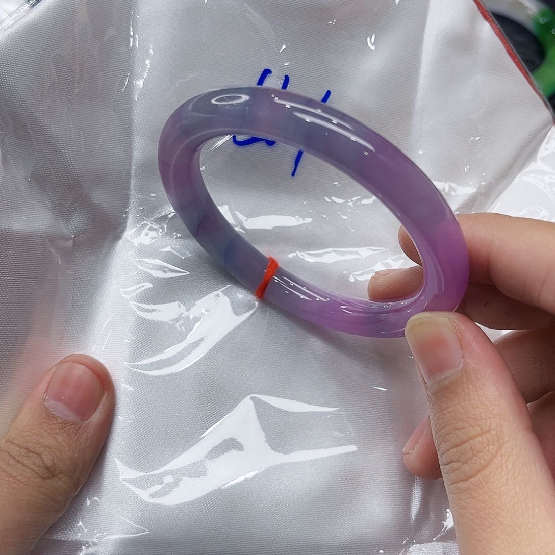 翡翠手镯未镶嵌多样性