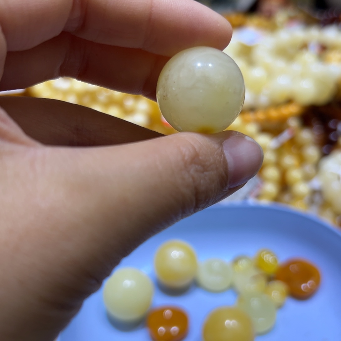 琥珀珠宝奇石未镶嵌