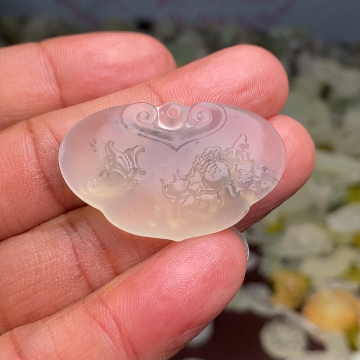 蛇纹石玉颈饰合金116