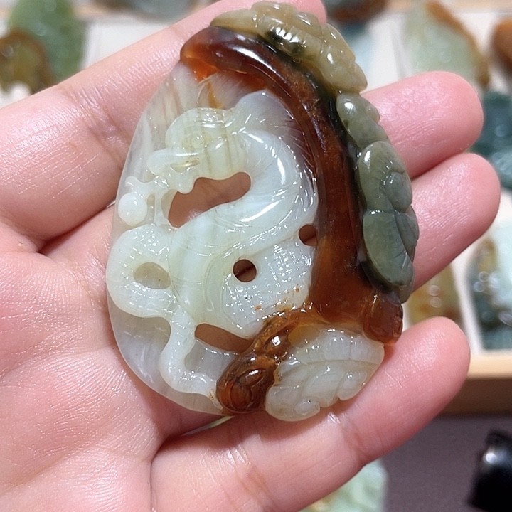 岫玉吊坠(赠链)未镶嵌