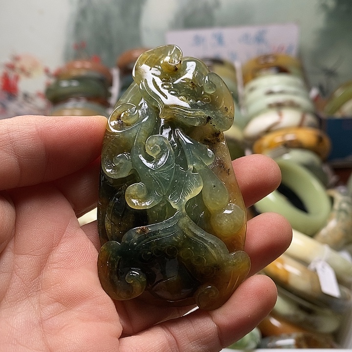 蛇纹石玉未镶嵌手镯