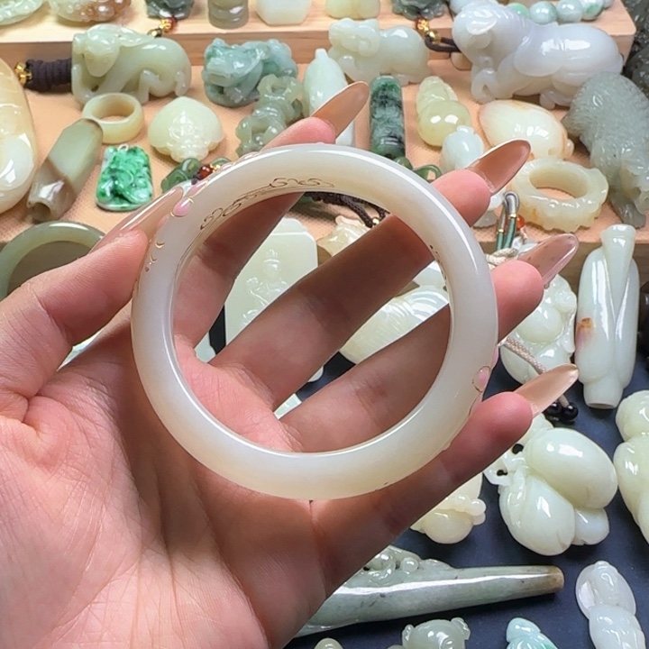 和田玉手镯未镶嵌狂**品