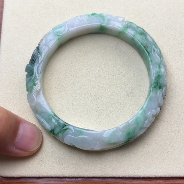 翡翠未镶嵌手镯54貔貅258