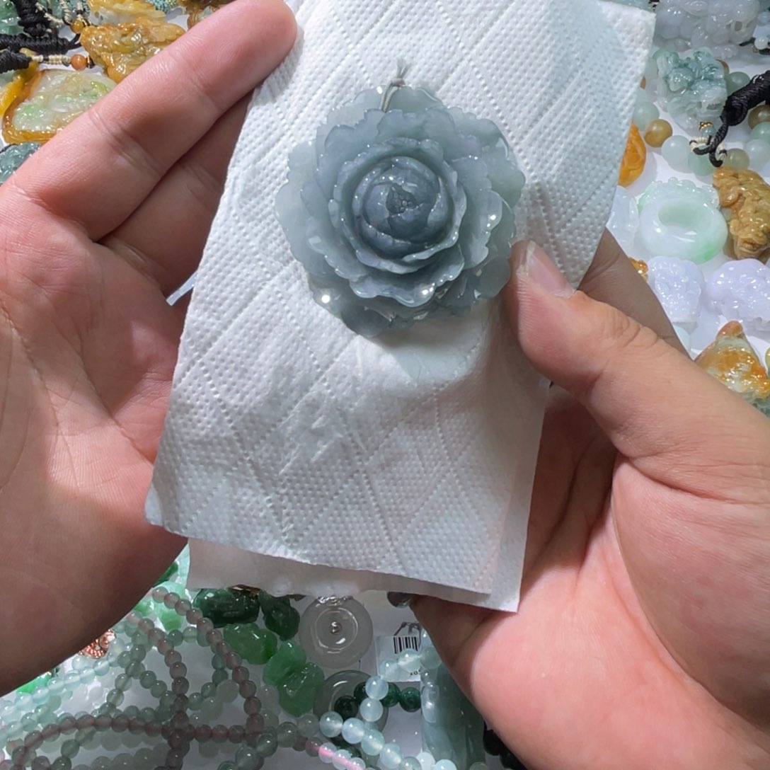翡翠颈饰未镶嵌天然