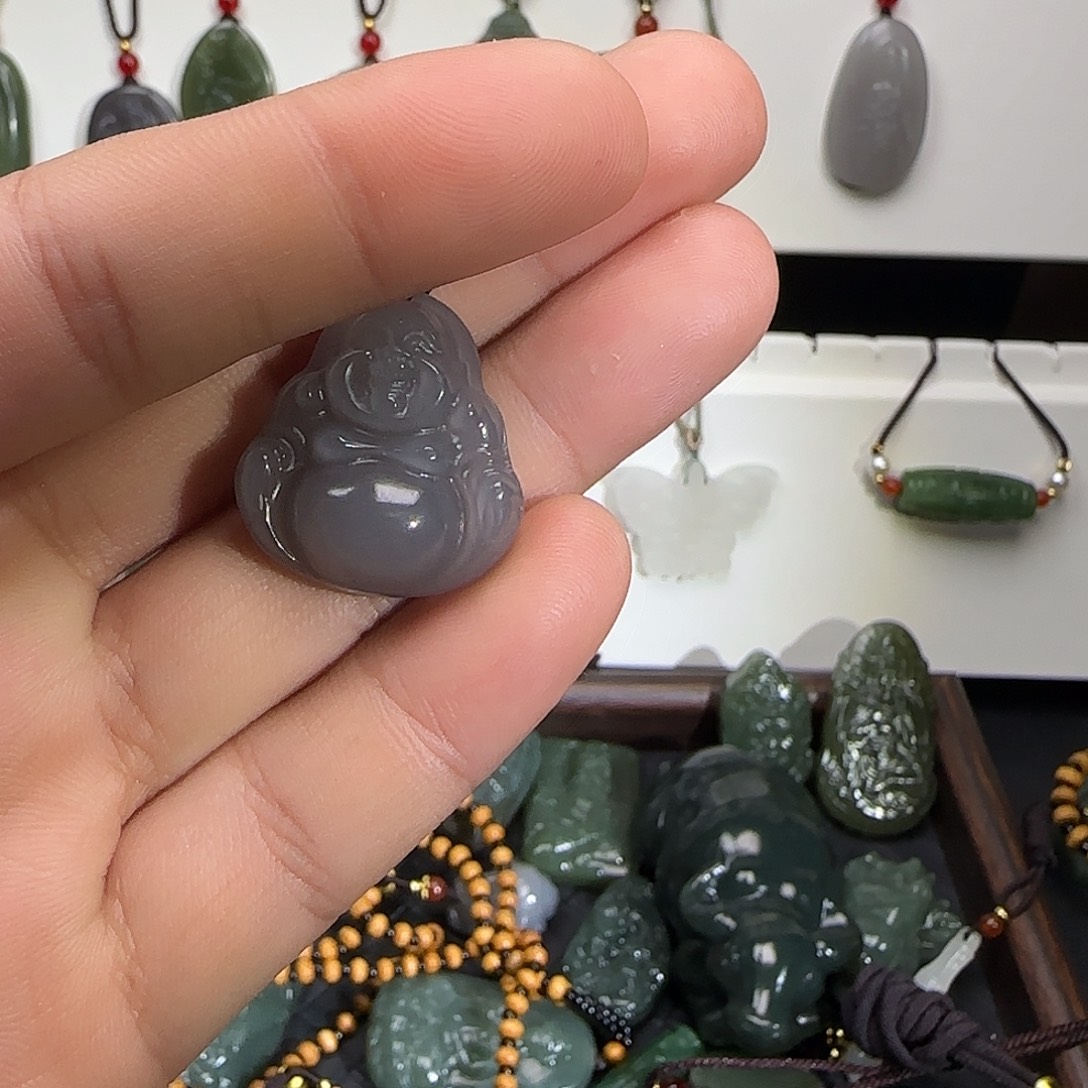 ****9和田玉未镶嵌颈饰和田玉青海料佛公