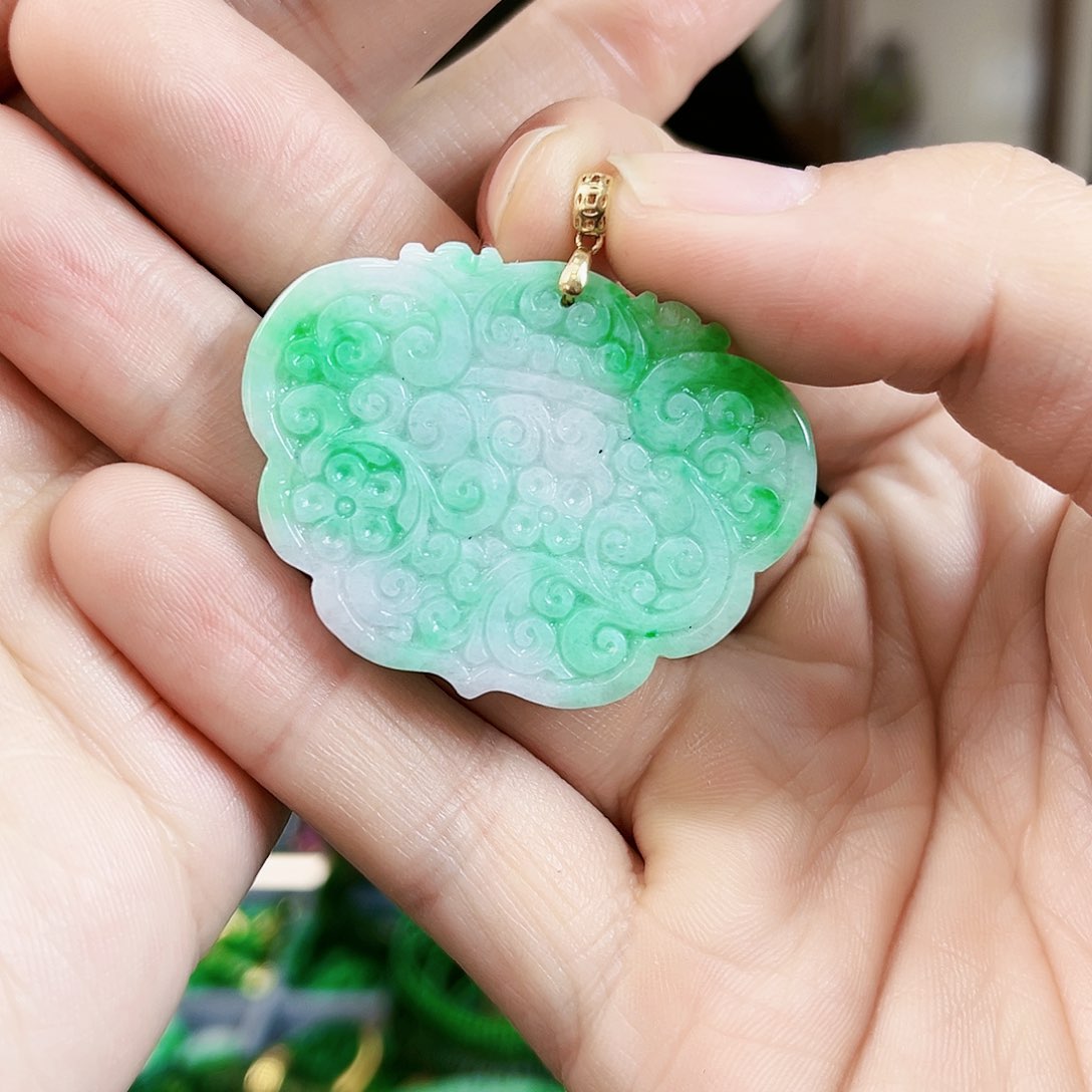 翡翠颈饰18K金镶嵌吊坠