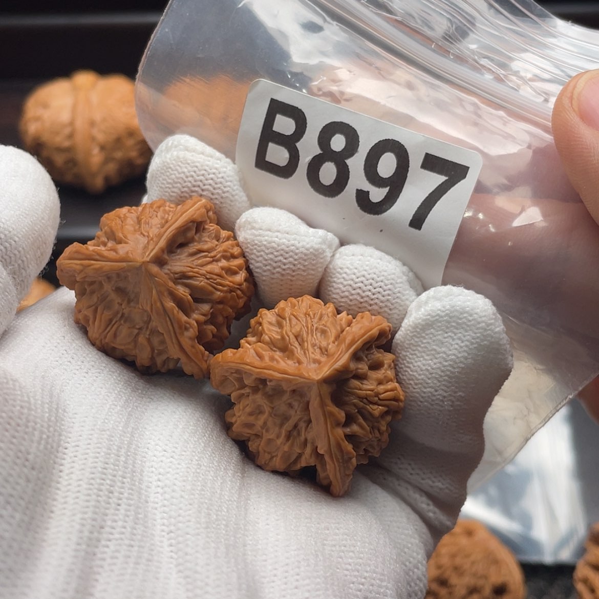 【闪购商品】文玩核桃吊坠B897三棱32