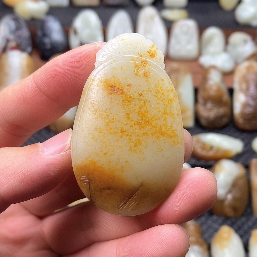 和田玉颈饰未镶嵌