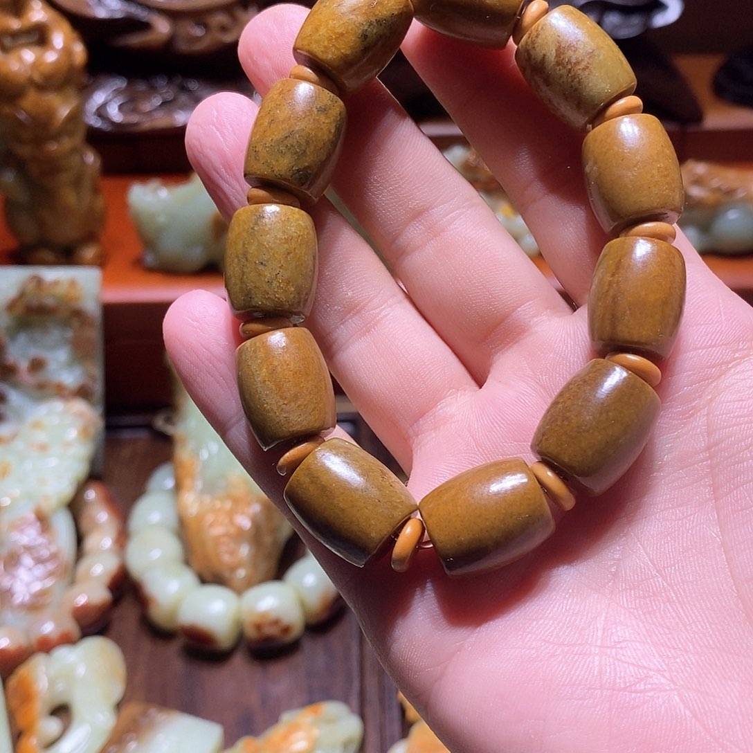 岫岩河磨玉（透闪石质玉）珠宝奇石未镶嵌