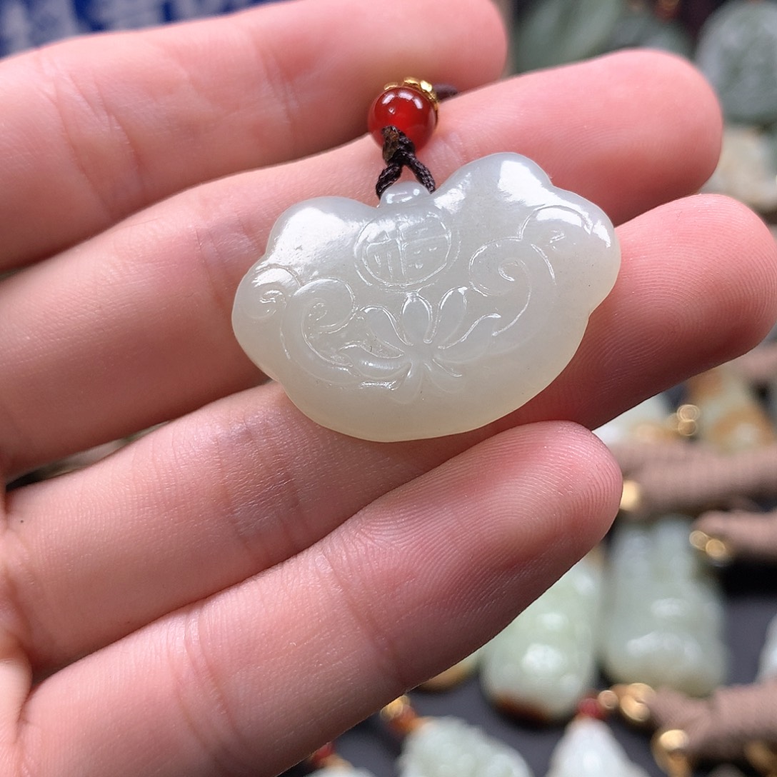 和田玉颈饰未镶嵌