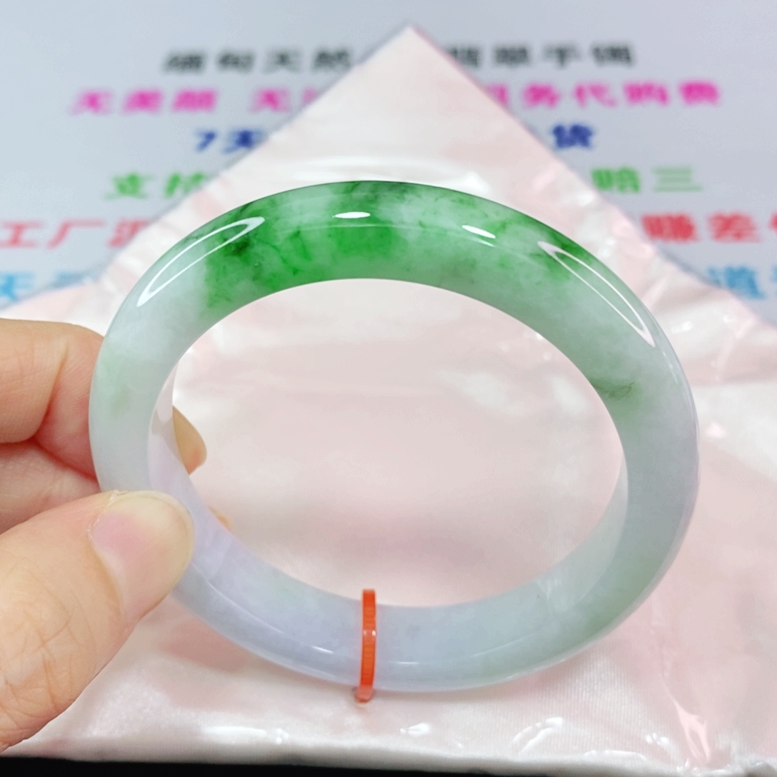翡翠手镯未镶嵌周*55.6圈口正圈