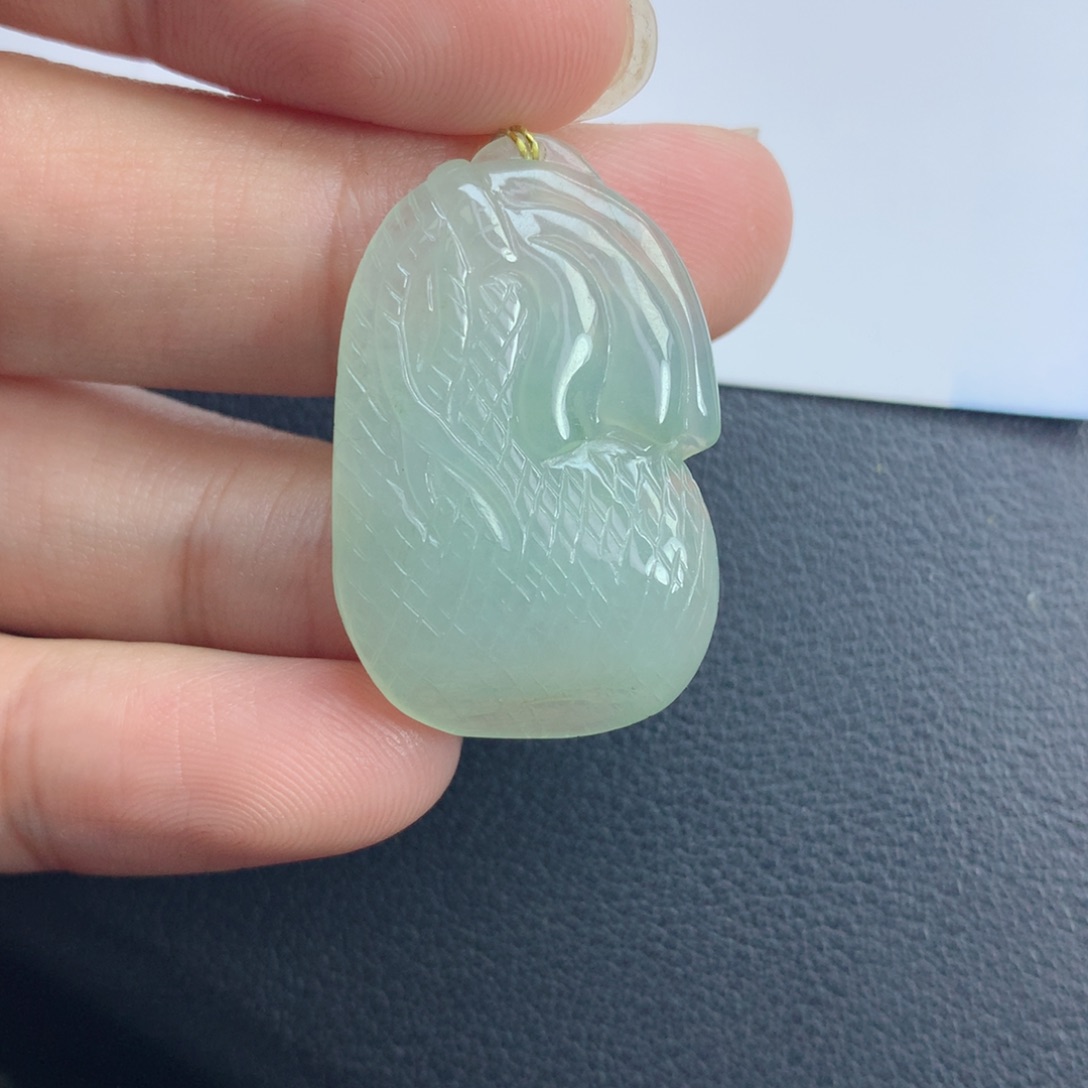 翡翠颈饰未镶嵌钱袋