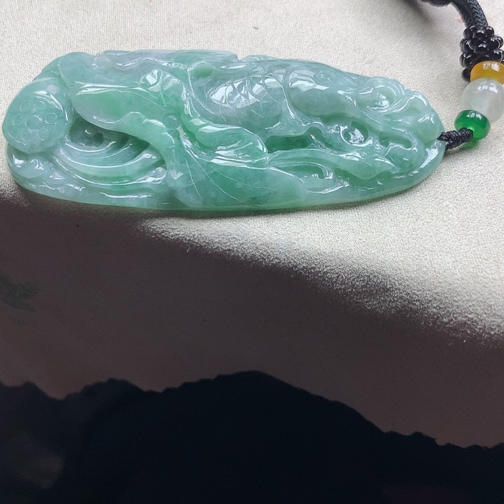 翡翠颈饰未镶嵌吊坠