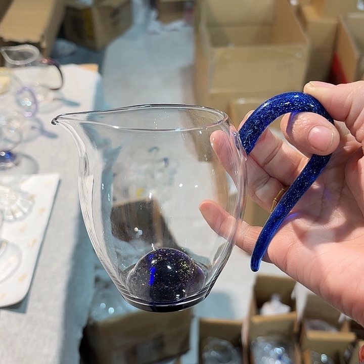 忆然斑阑星空珠。         