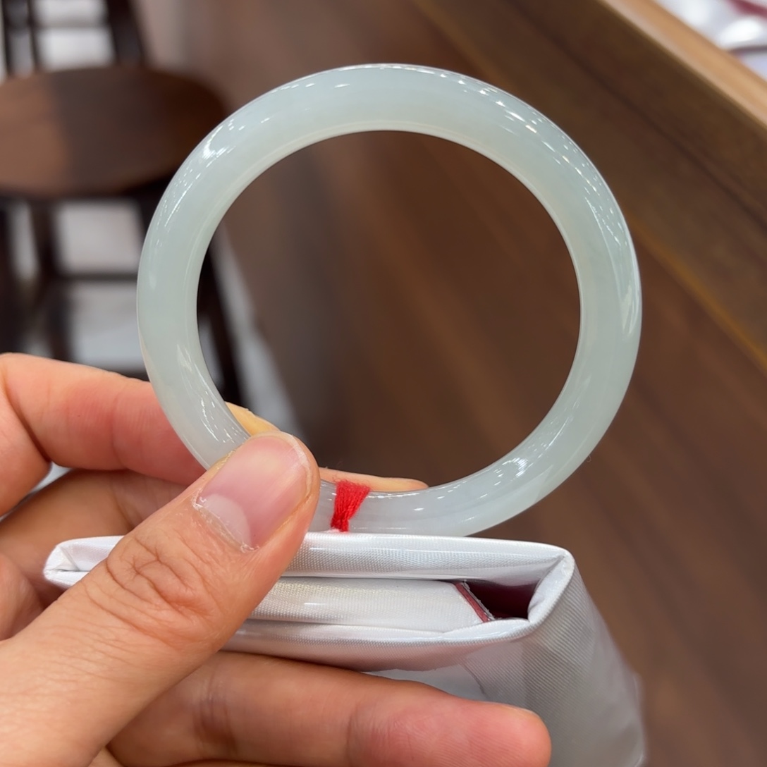 翡翠未镶嵌手镯54圆条