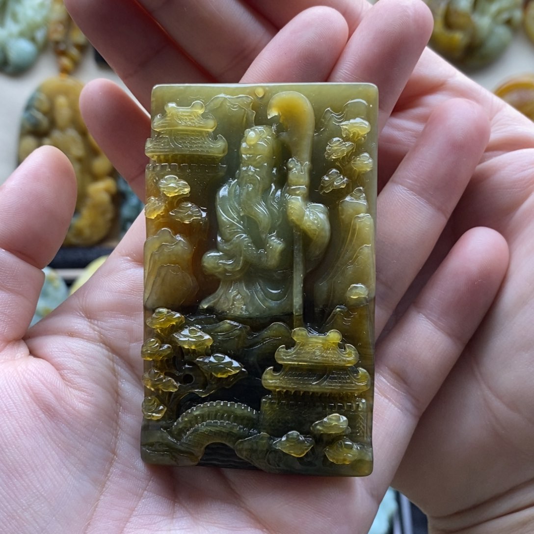 【闪购商品】岫玉颈饰未镶嵌心**勤关公