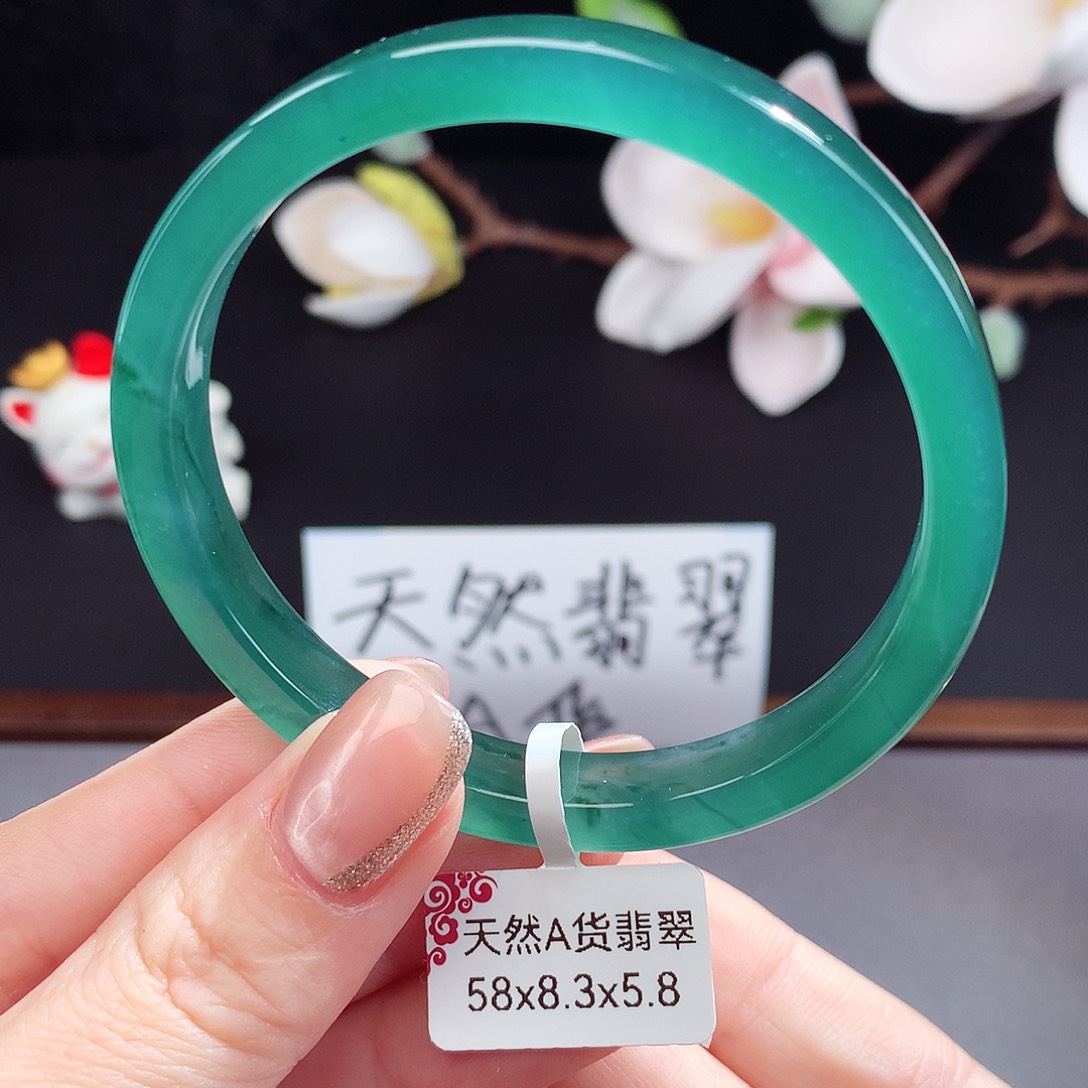 翡翠手镯（圆镯）未镶嵌