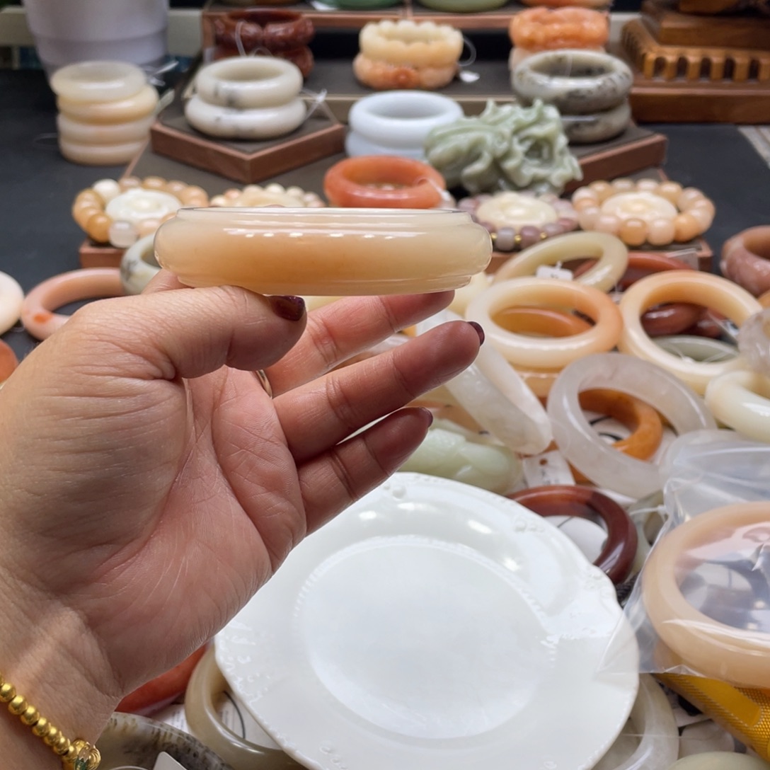 紫***蓝石英岩玉未镶嵌手镯