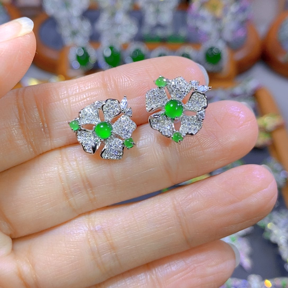 翡翠颈饰银S925镶嵌天然翡翠