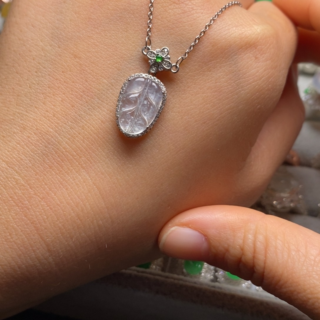 翡翠颈饰未镶嵌吊坠