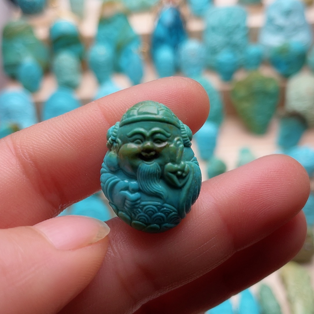 绿松石颈饰未镶嵌格****弟