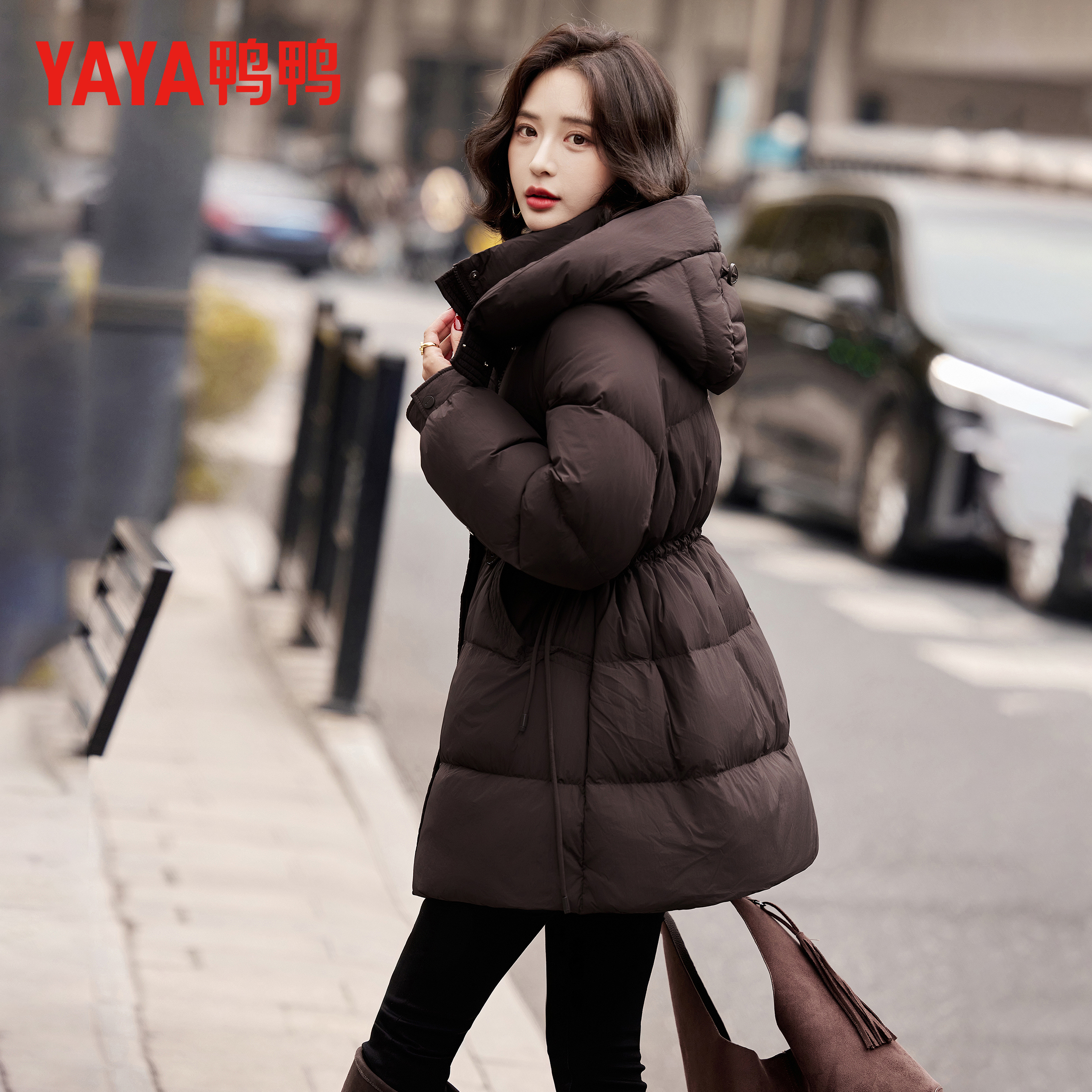 鸭鸭品牌羽绒服女中长款2025年冬季连帽丫丫新款鸭绒保暖百搭外套