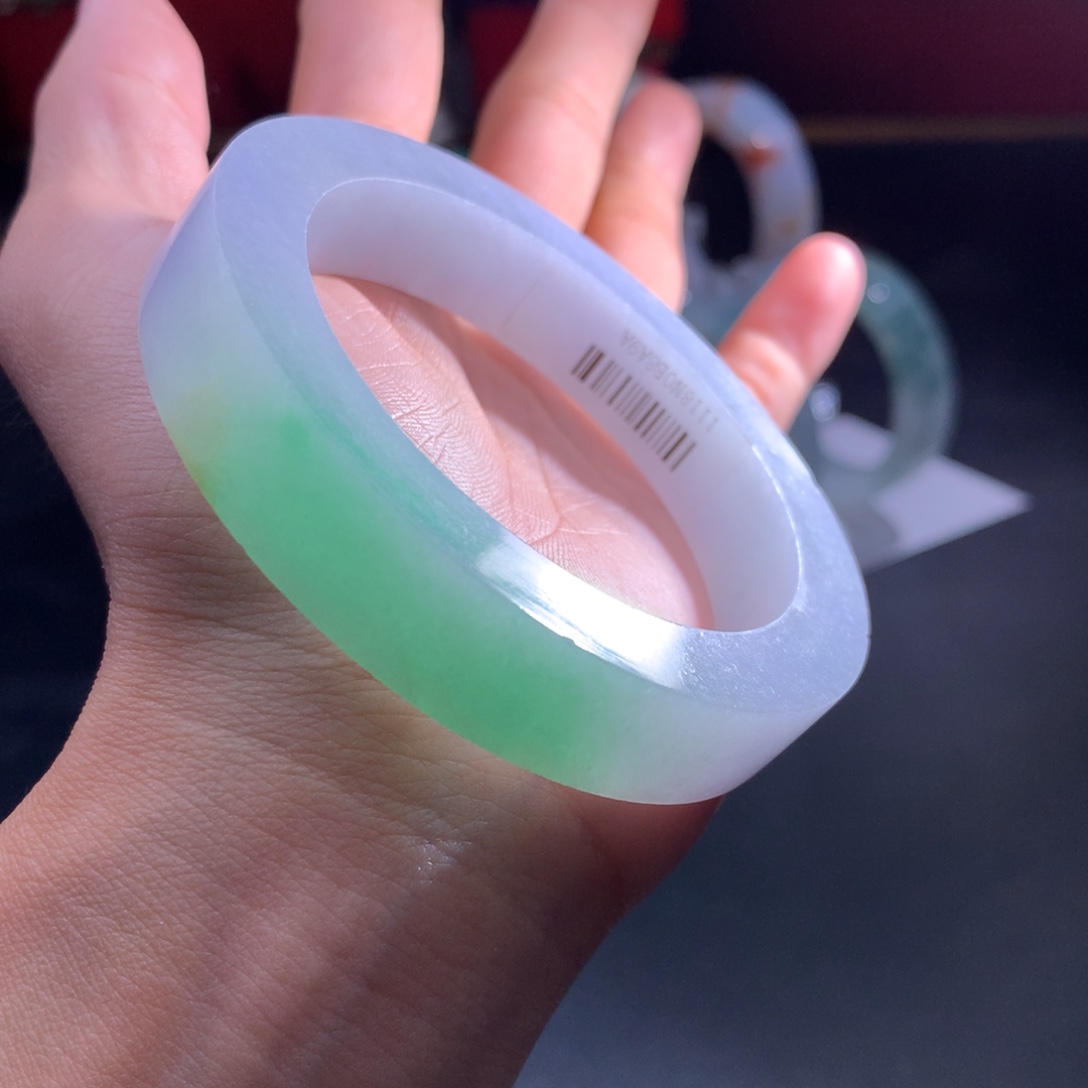 定制翡翠未镶嵌翡翠手镯